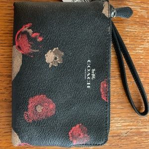 Brand new coach wrislet never used